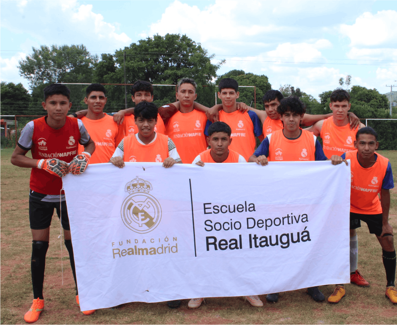 Escuela Sociodeportiva Real Itauguá - Fundación Real Madrid